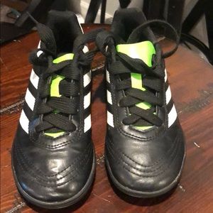 Kids adidas indoor soccer shoes
